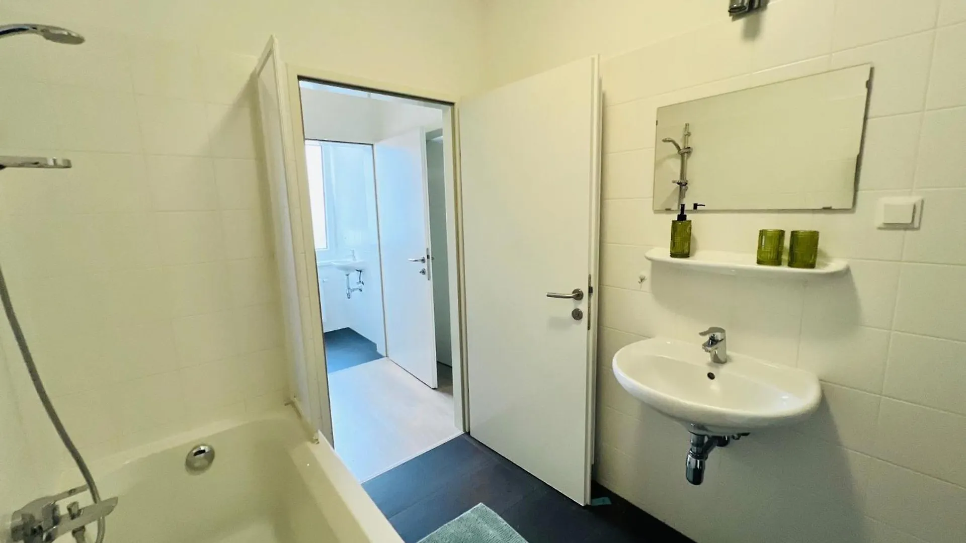 Apartament Servus Homes - Metro Station Stadthalle Viena