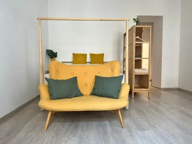 Servus Homes - Metro Station Stadthalle Viena Apartament